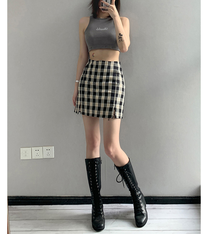 mini skirt model image-S1L56