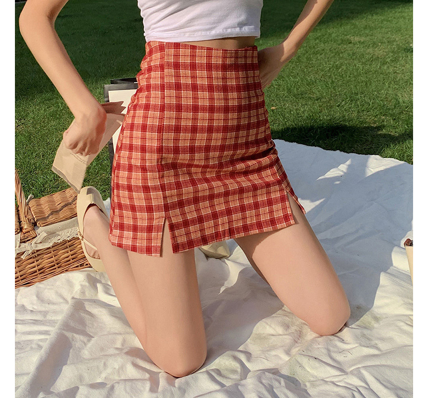 mini skirt model image-S4L18