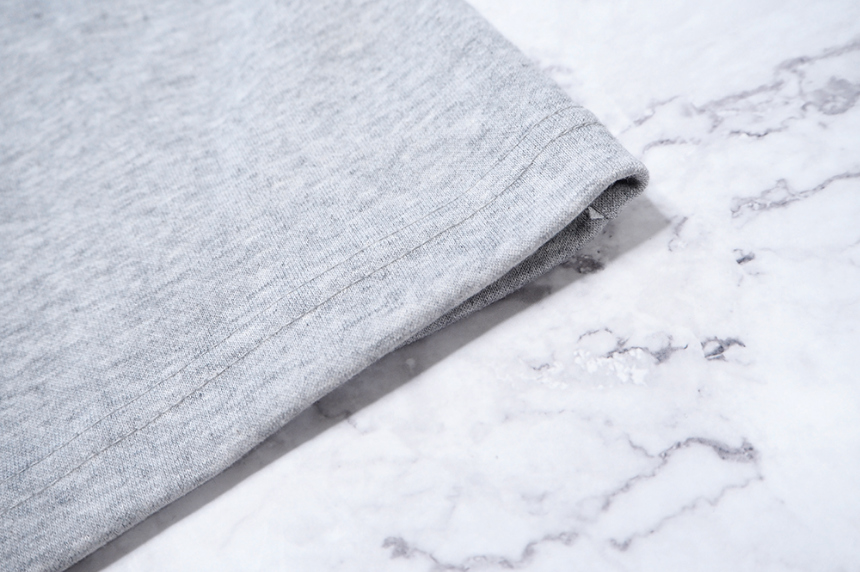 long sleeved tee detail image-S1L25