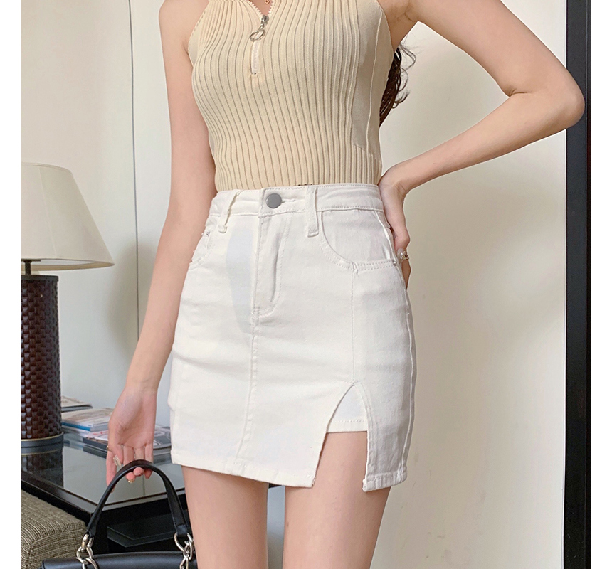 mini skirt model image-S7L3