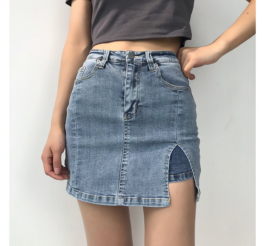 mini skirt model image-S6L3