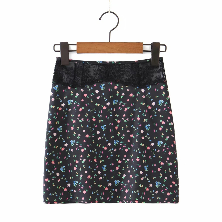 mini skirt detail image-S1L7