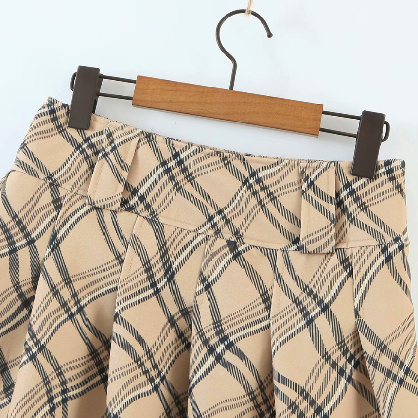 mini skirt detail image-S1L48