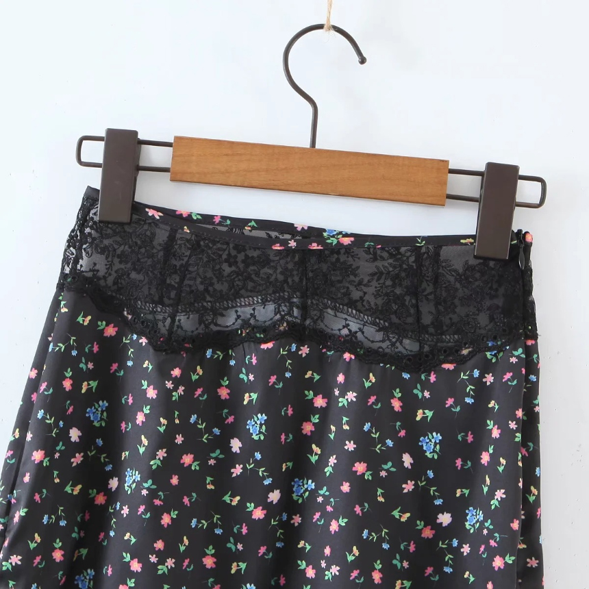 mini skirt detail image-S1L9